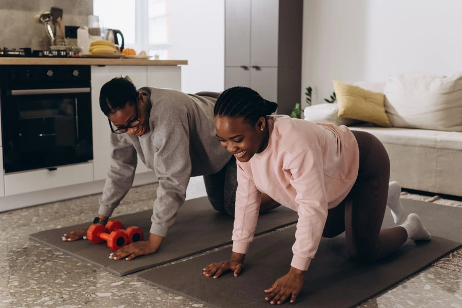 Man and woman working out